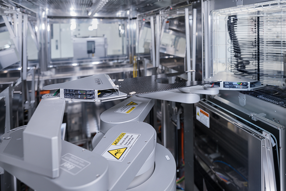 Handling robot inside the IL C3800